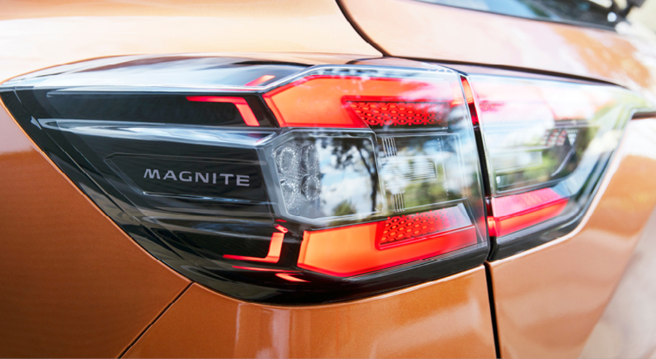 REAR LED LAMP WITH 3D HONEYCOMB EFFECT-Vehicle Feature Image